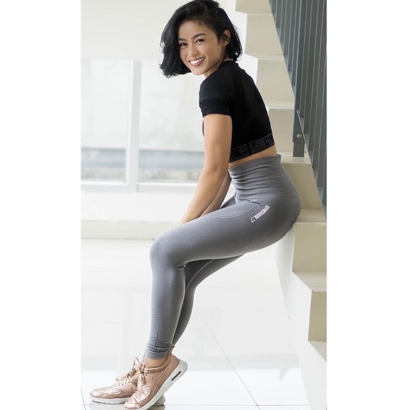 Gymshark High Waisted Seamless Leggings - Picture 2 of 11